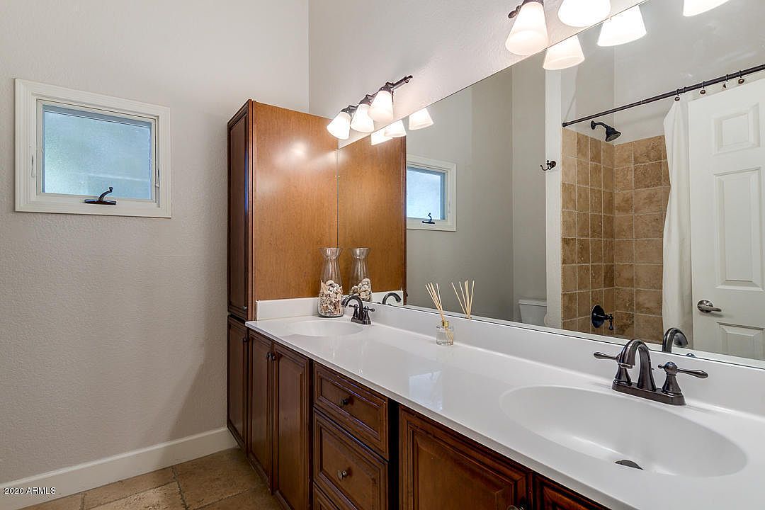 9079 E Windrose Dr photo 2