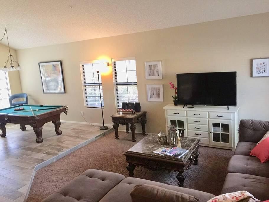 9011 E Sharon Dr photo 3