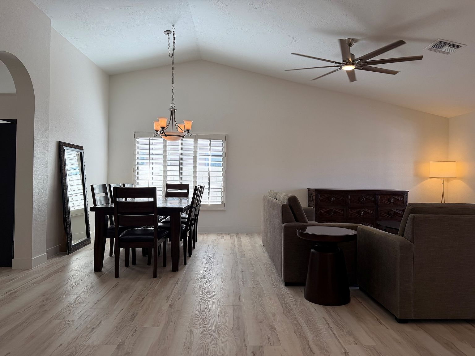 8956 E Voltaire Dr photo 4