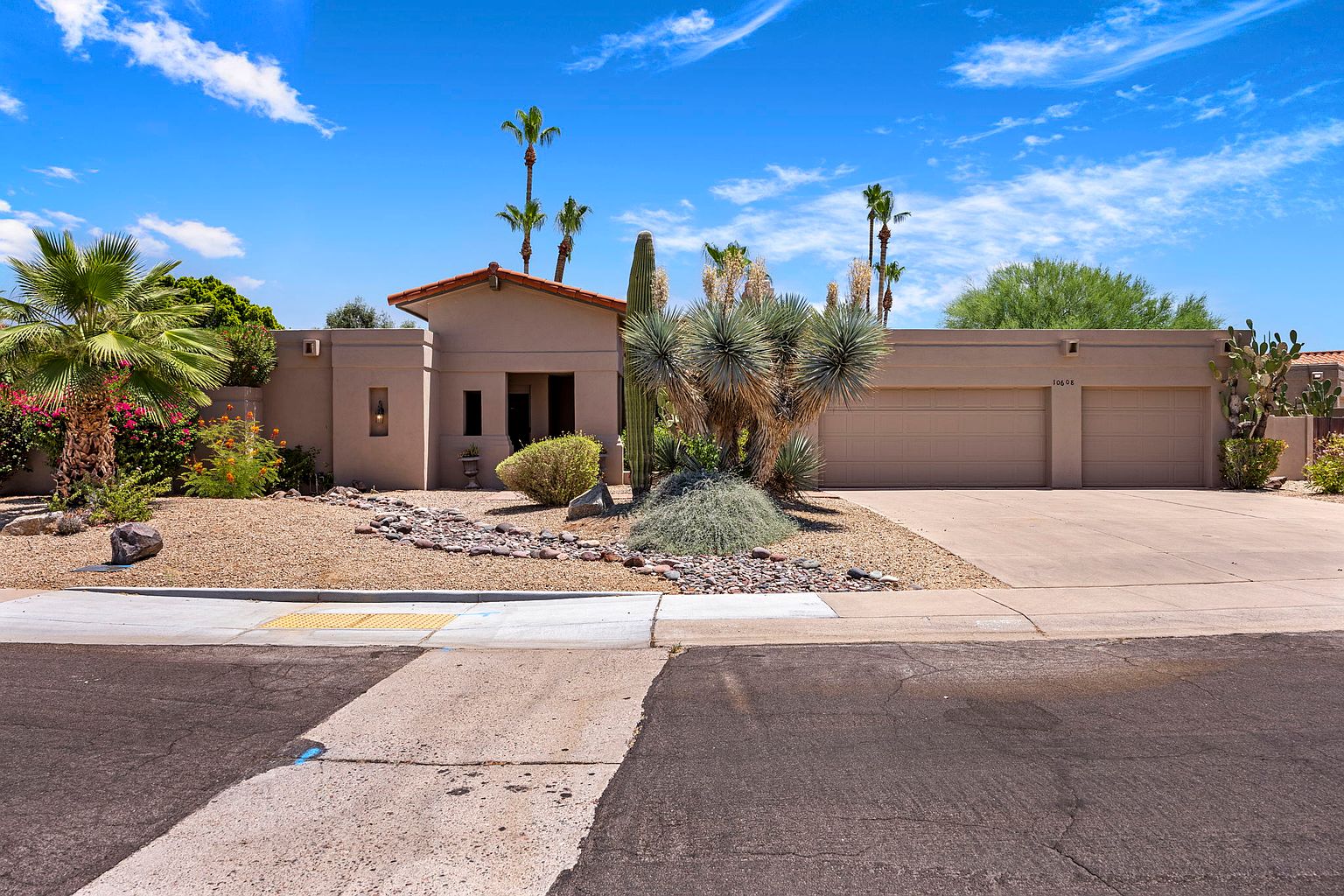 10608 E Arabian Park Dr Scottsdale, AZ 85258 photo 4