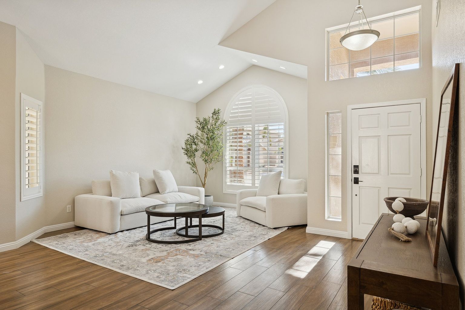 9348 E Wood Dr photo 2