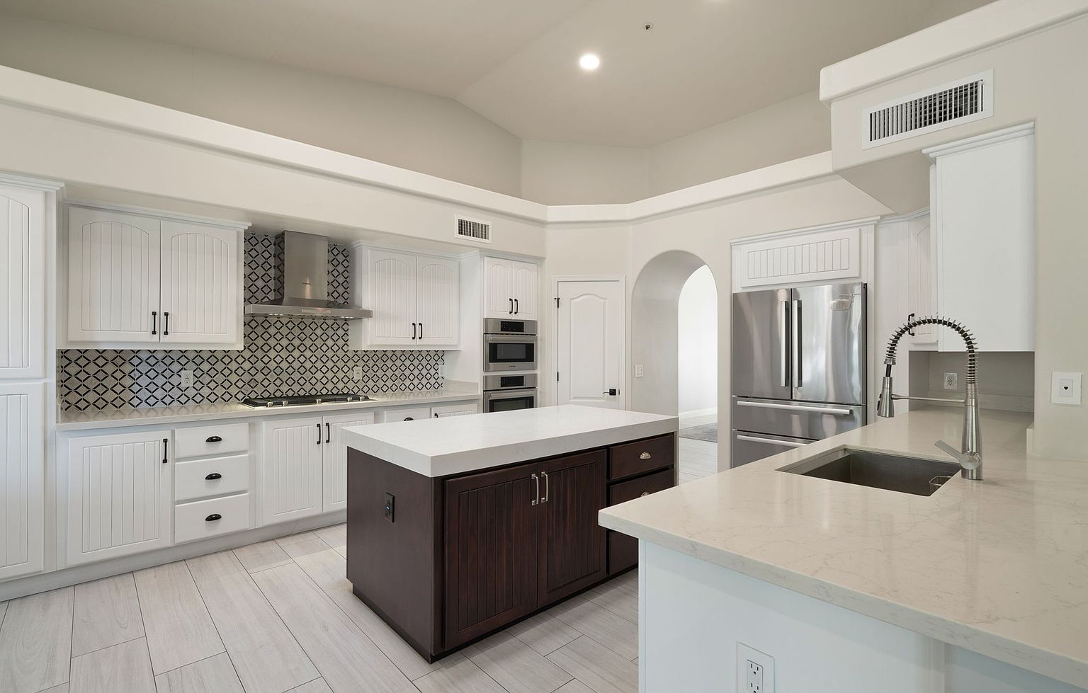 9458 E Desert Cove Ave Scottsdale, AZ 85260 photo 2
