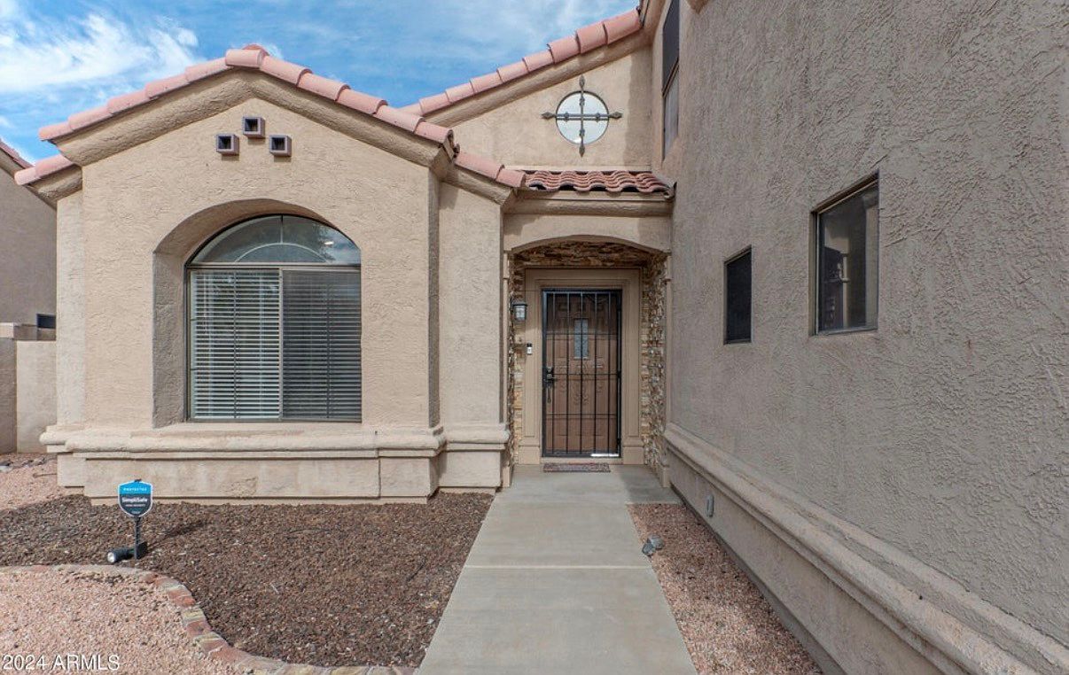 9032 E Karen Dr photo 2