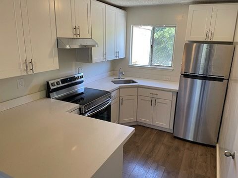 1356 Lincoln Ave unit 4 photo 2