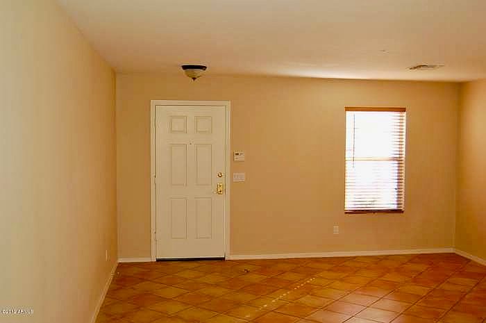 8942 E Shangri La Rd photo 2