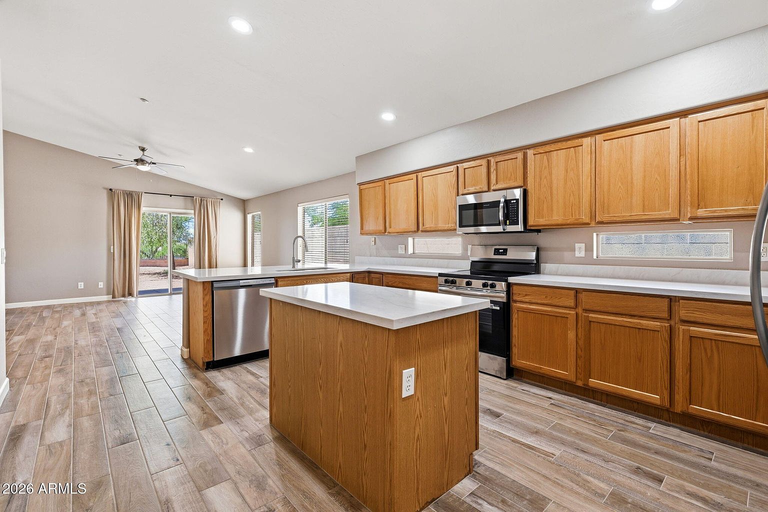 15192 N 104th Way photo 5