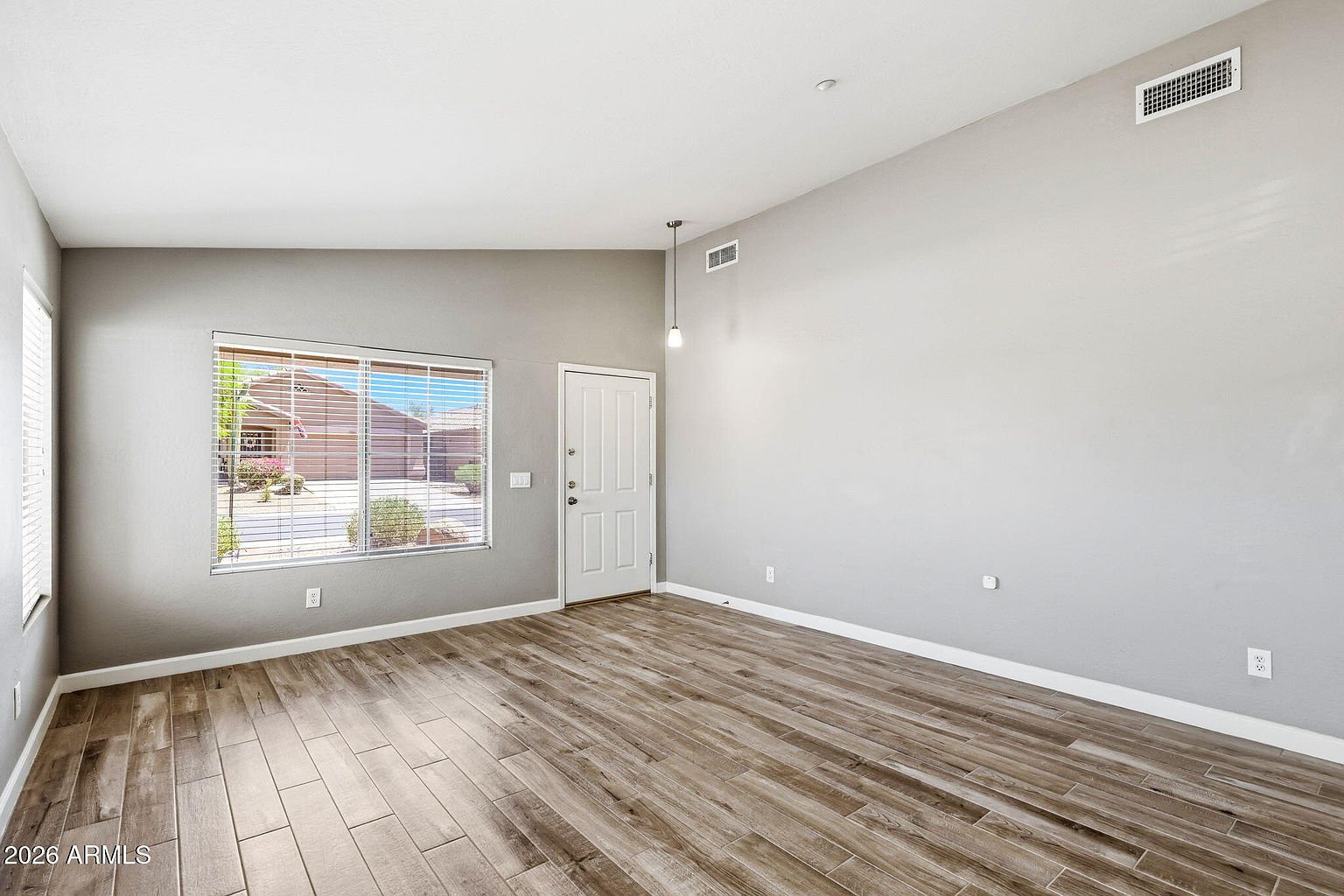 15192 N 104th Way photo 4