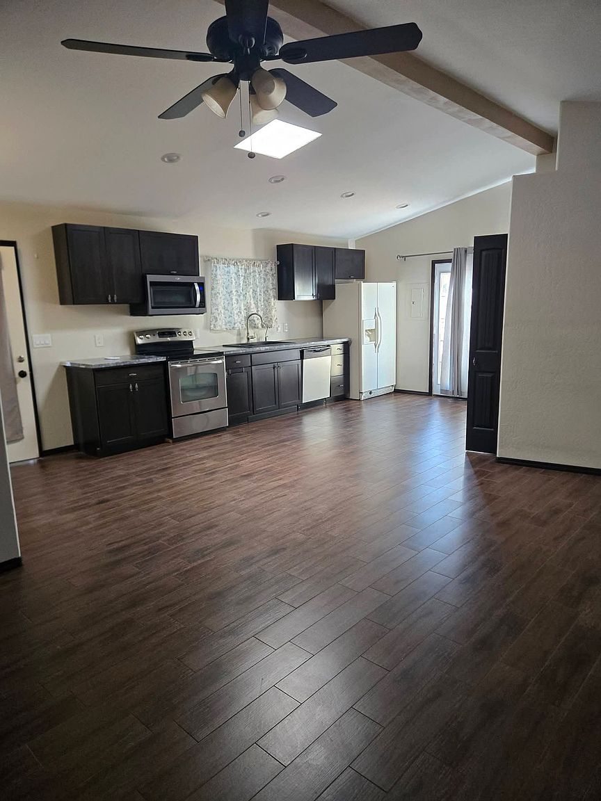 7365 E Ivyglen St photo 2