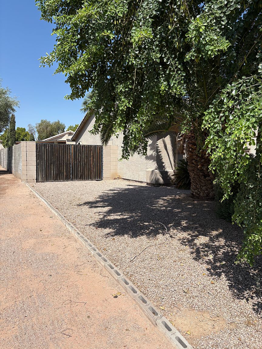 746 N Calle Largo photo 3
