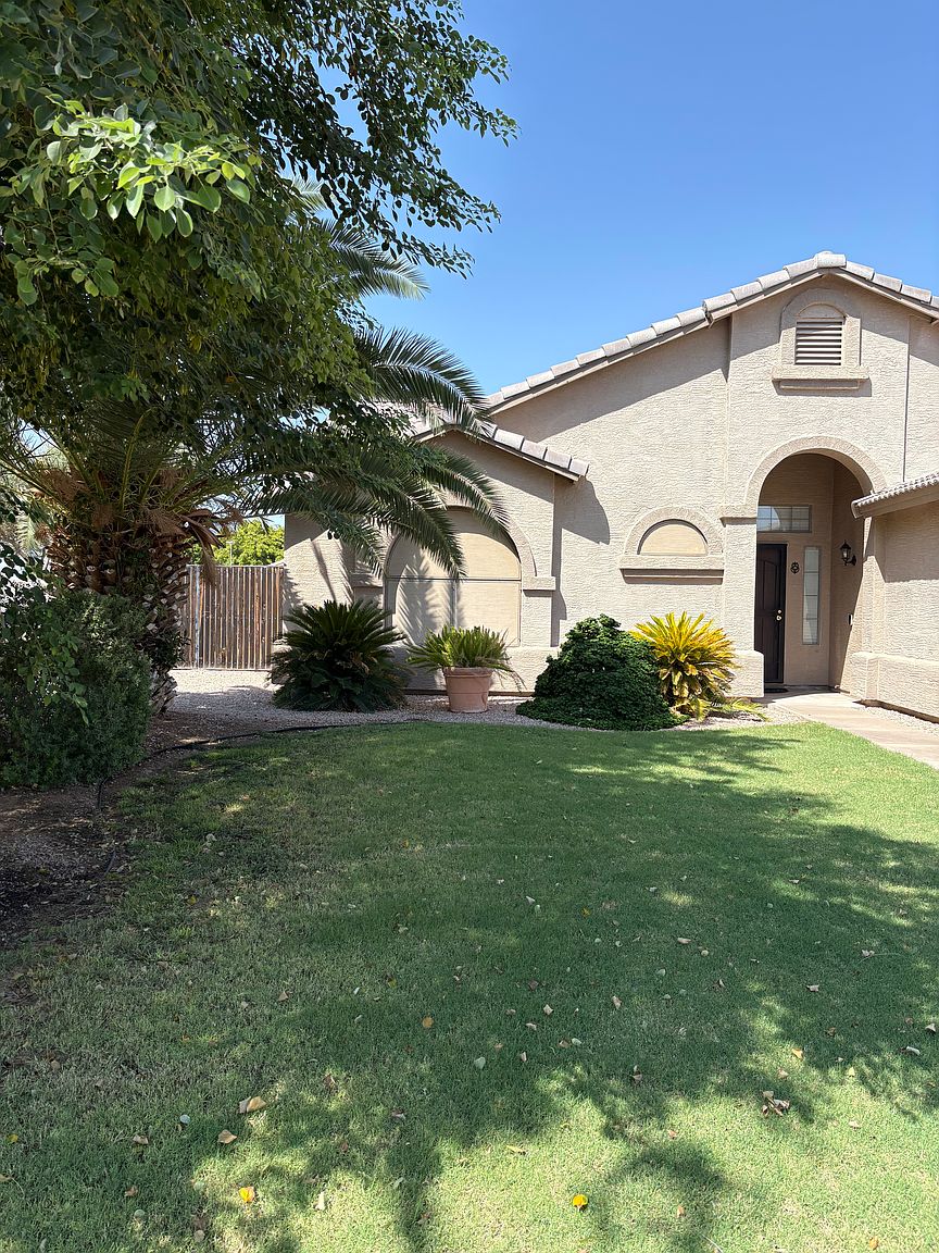746 N Calle Largo photo 2