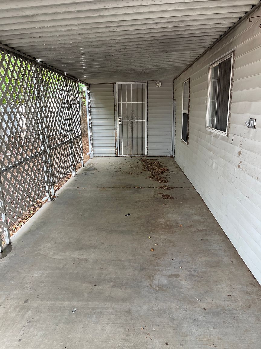 Mobile Home 3 Beds 2 Baths photo 2