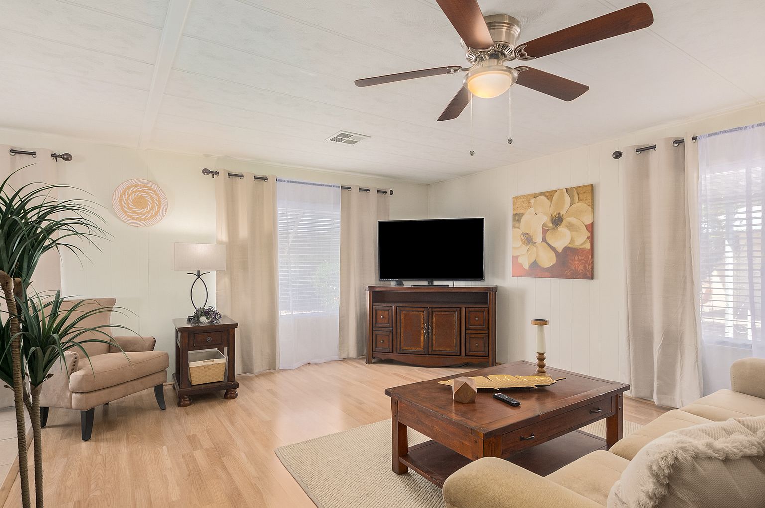 729 S Park View Cir photo 3