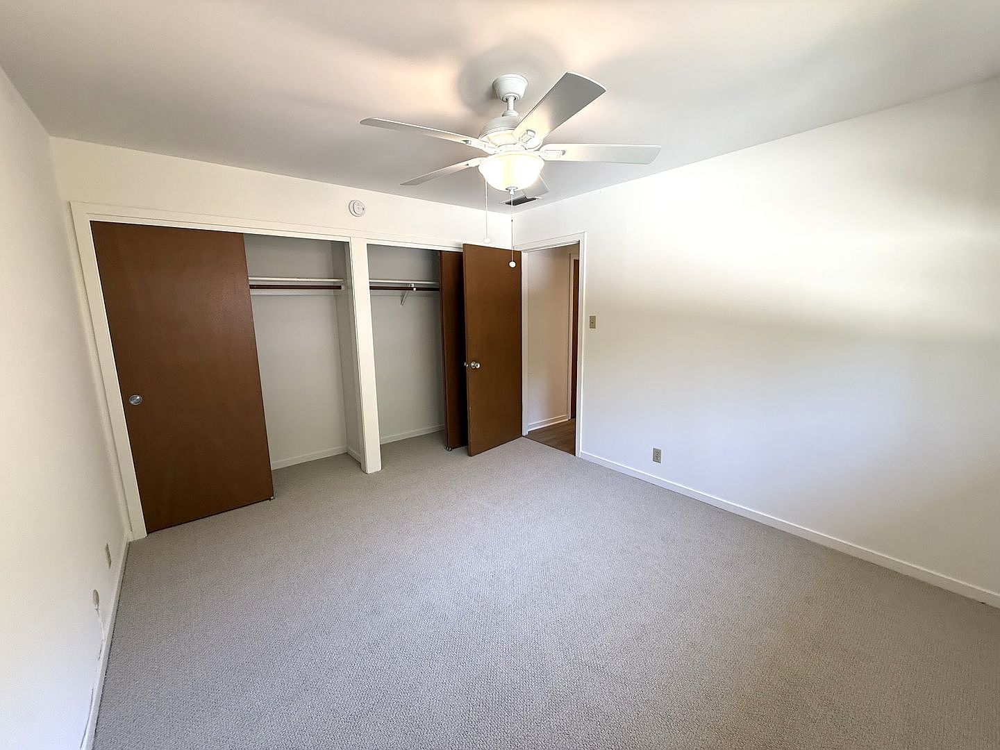 194 Tunstead Ave photo 5