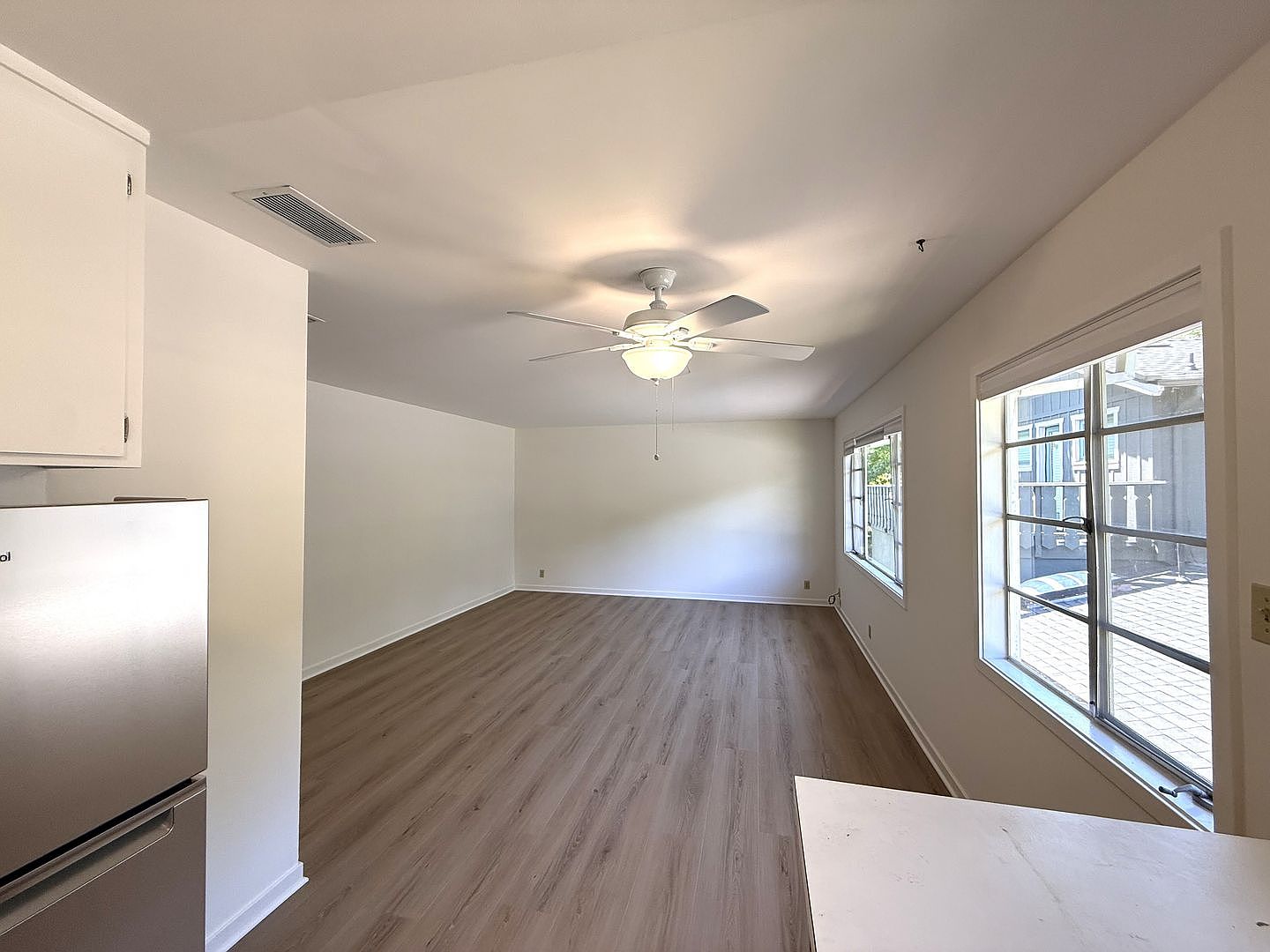 194 Tunstead Ave photo 3