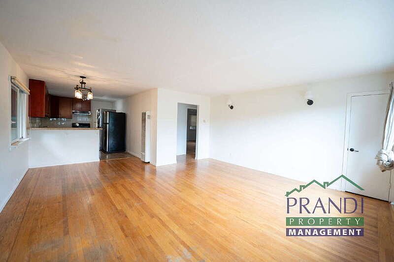2BR/1BA Single Family House on Willow Ave · Fairfax photo 5