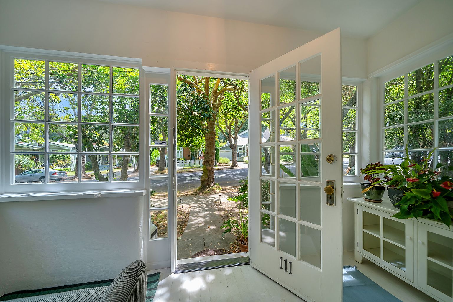 111 C St photo 3
