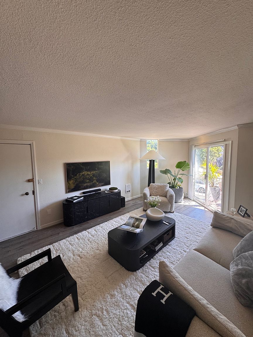 213 Lower Via Casitas photo 3