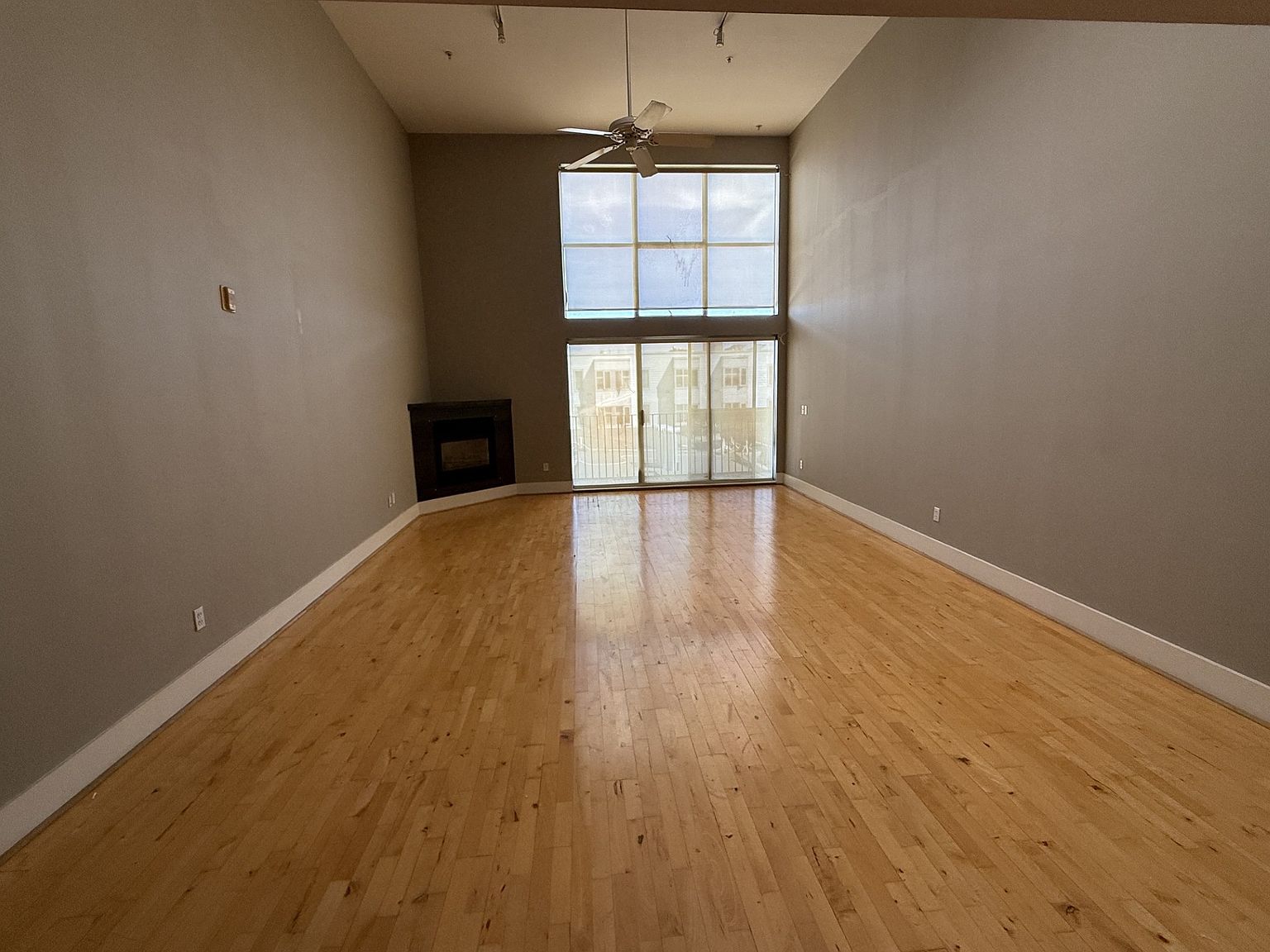 Modern Industrial 2 BR, 2 BA Multi-Level Condo for Rent in SOMA photo 3
