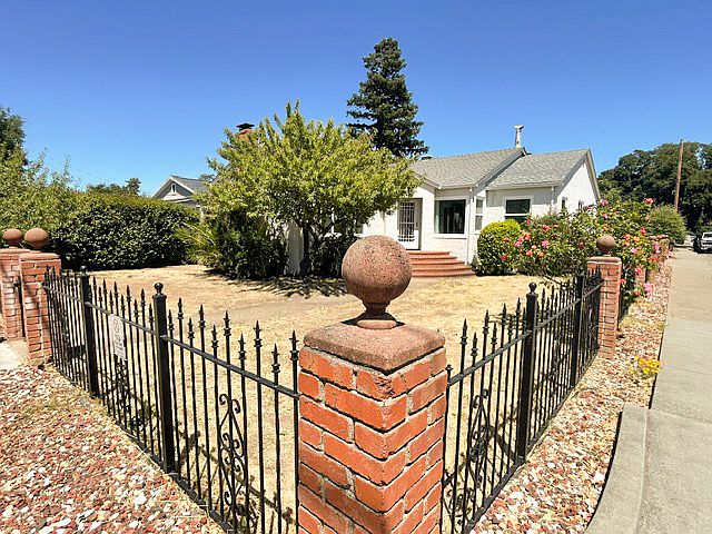 3BR/1BA Single Family House on 2nd St · Novato