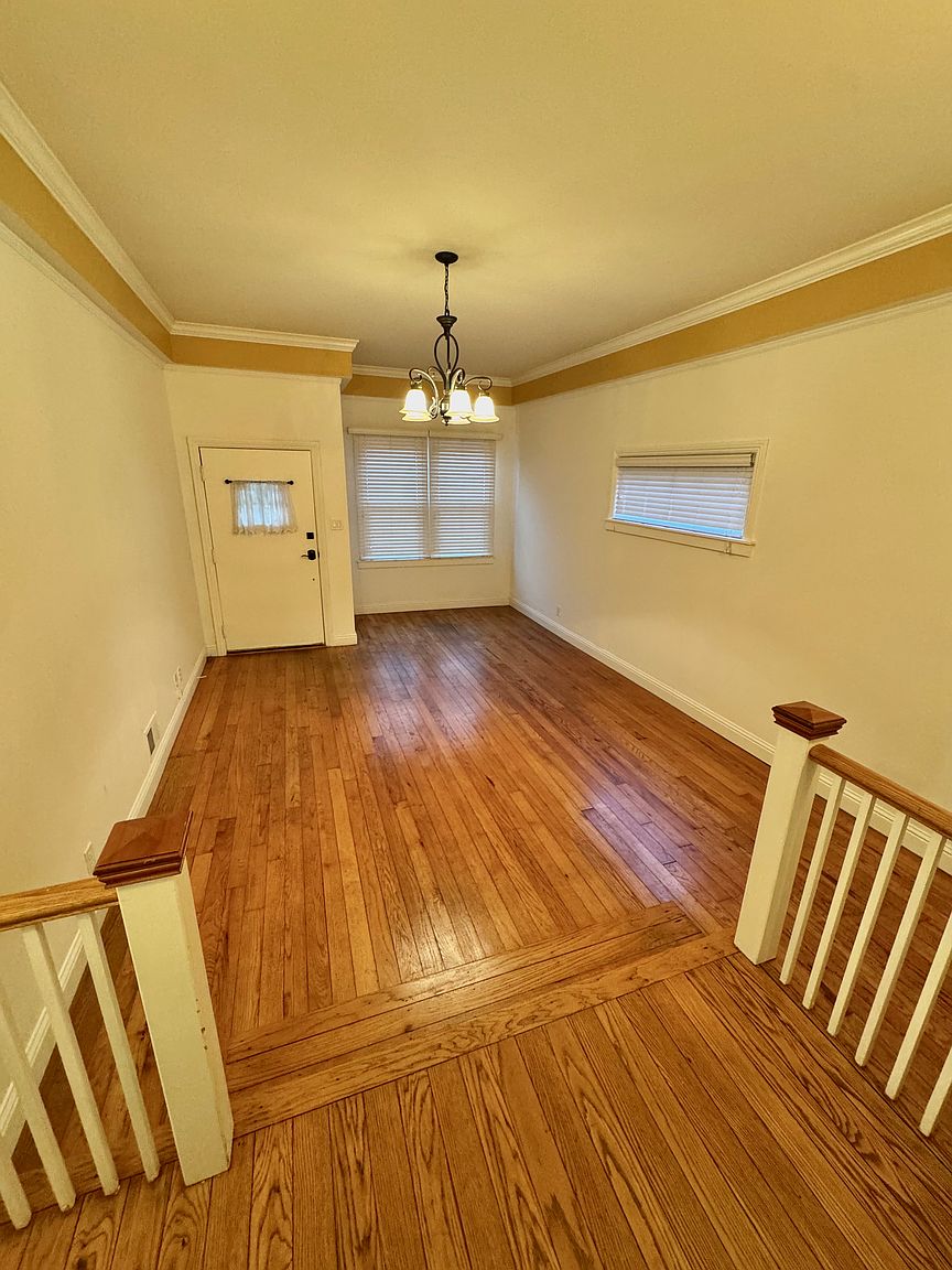 105 Sunnyside Ave photo 3