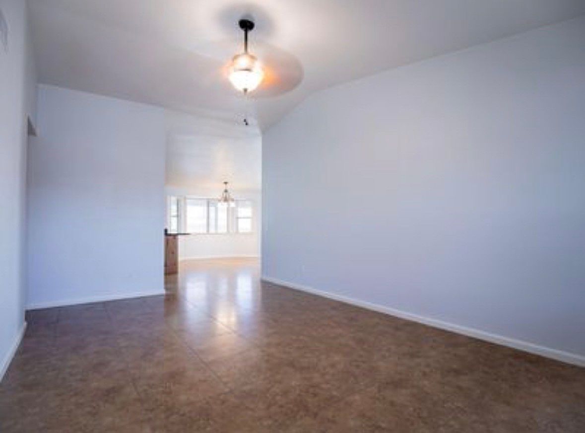 7558 E Dulciana Cir photo 2