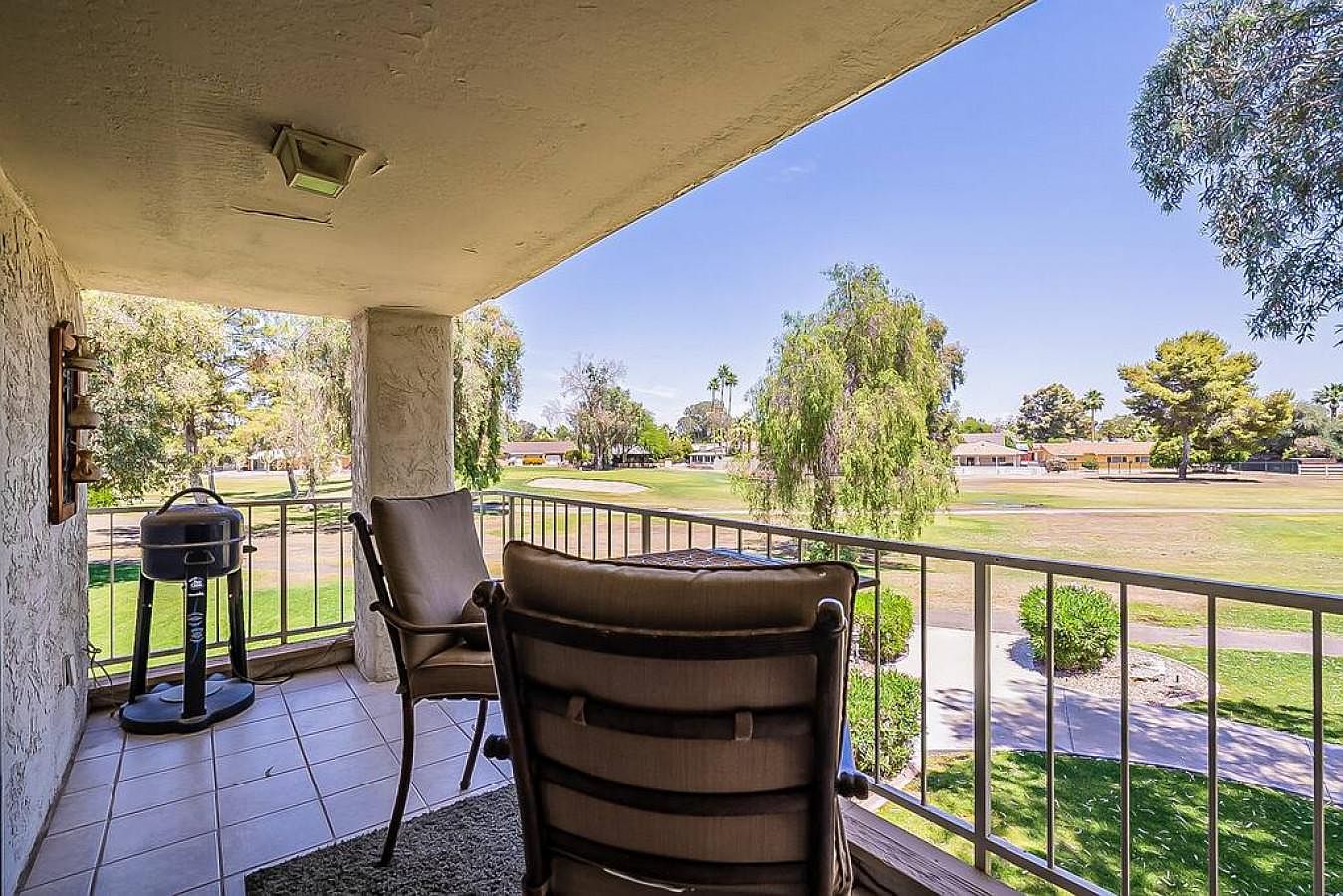 Charming 2BR Condo in Mesa photo 2