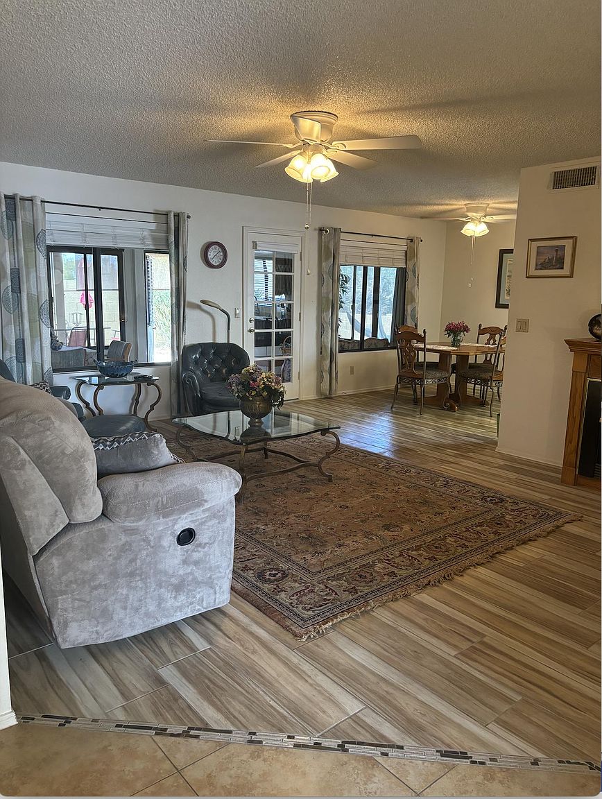 526 S 76th Pl photo 4