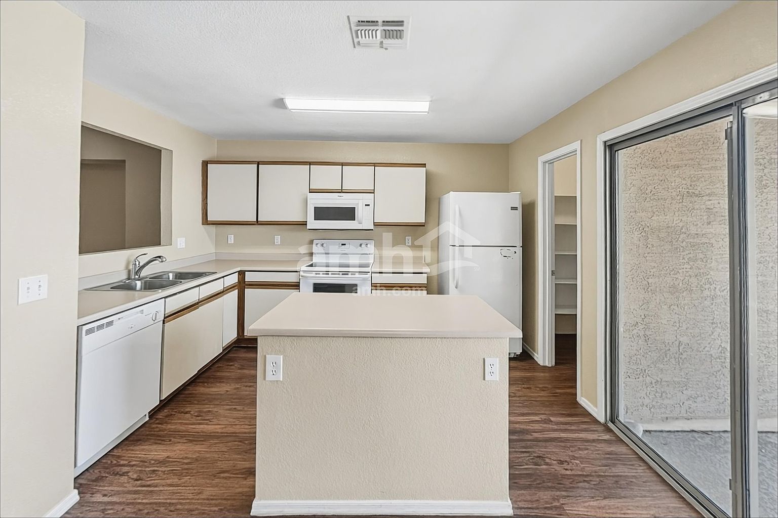 242 S Valle Verde Mesa, AZ 85208 photo 4