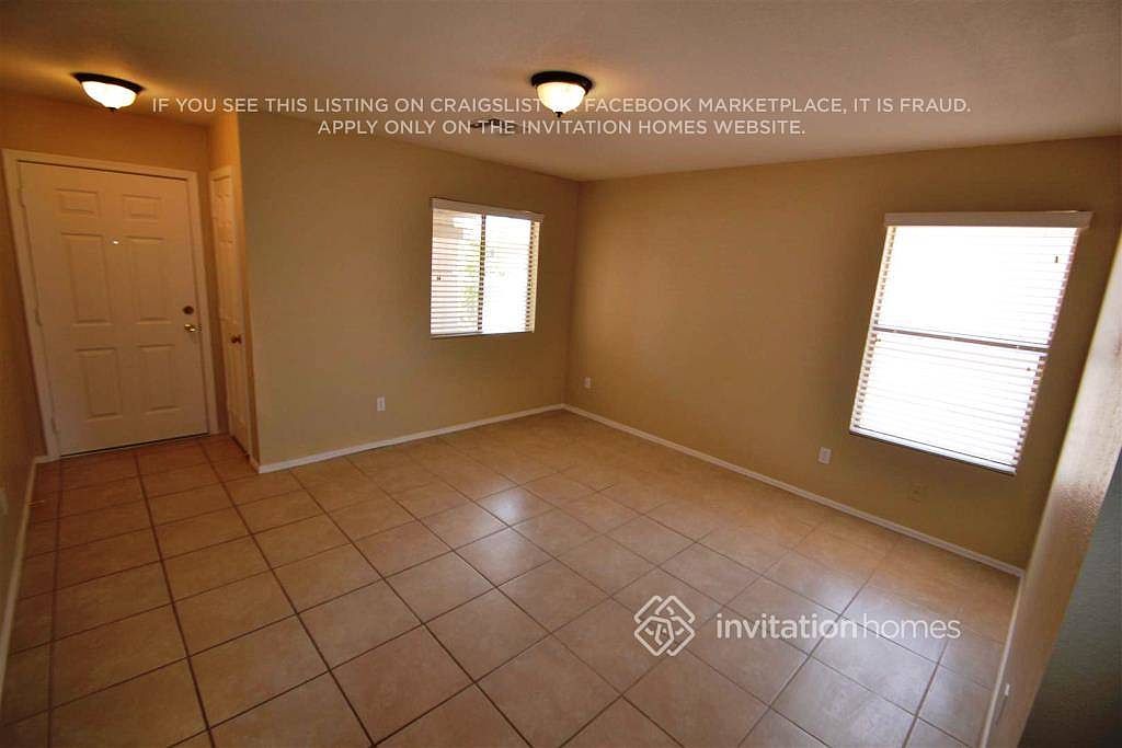 10465 E Azalea Ave photo 5