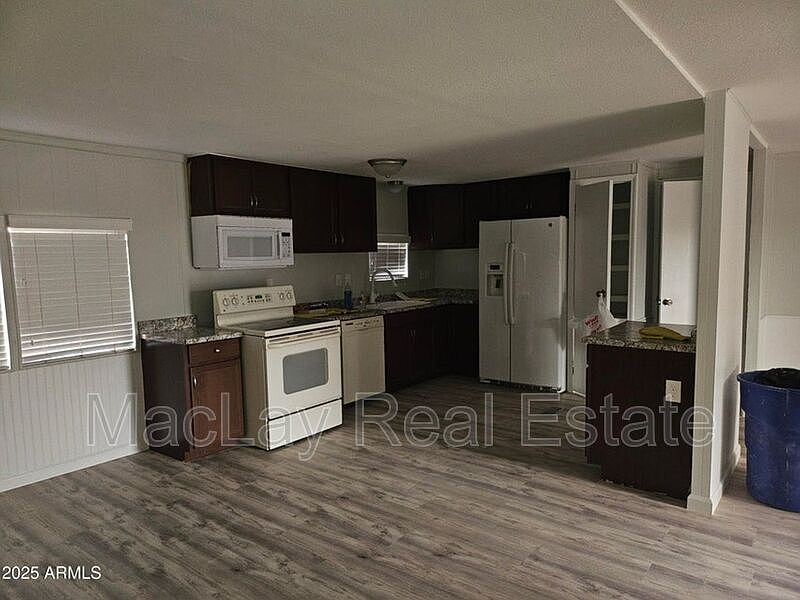 720 S 97th Pl photo 3