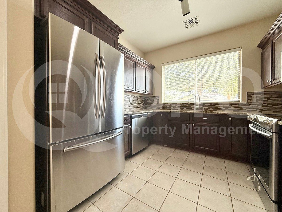 10538 E Flossmoor Ave photo 4