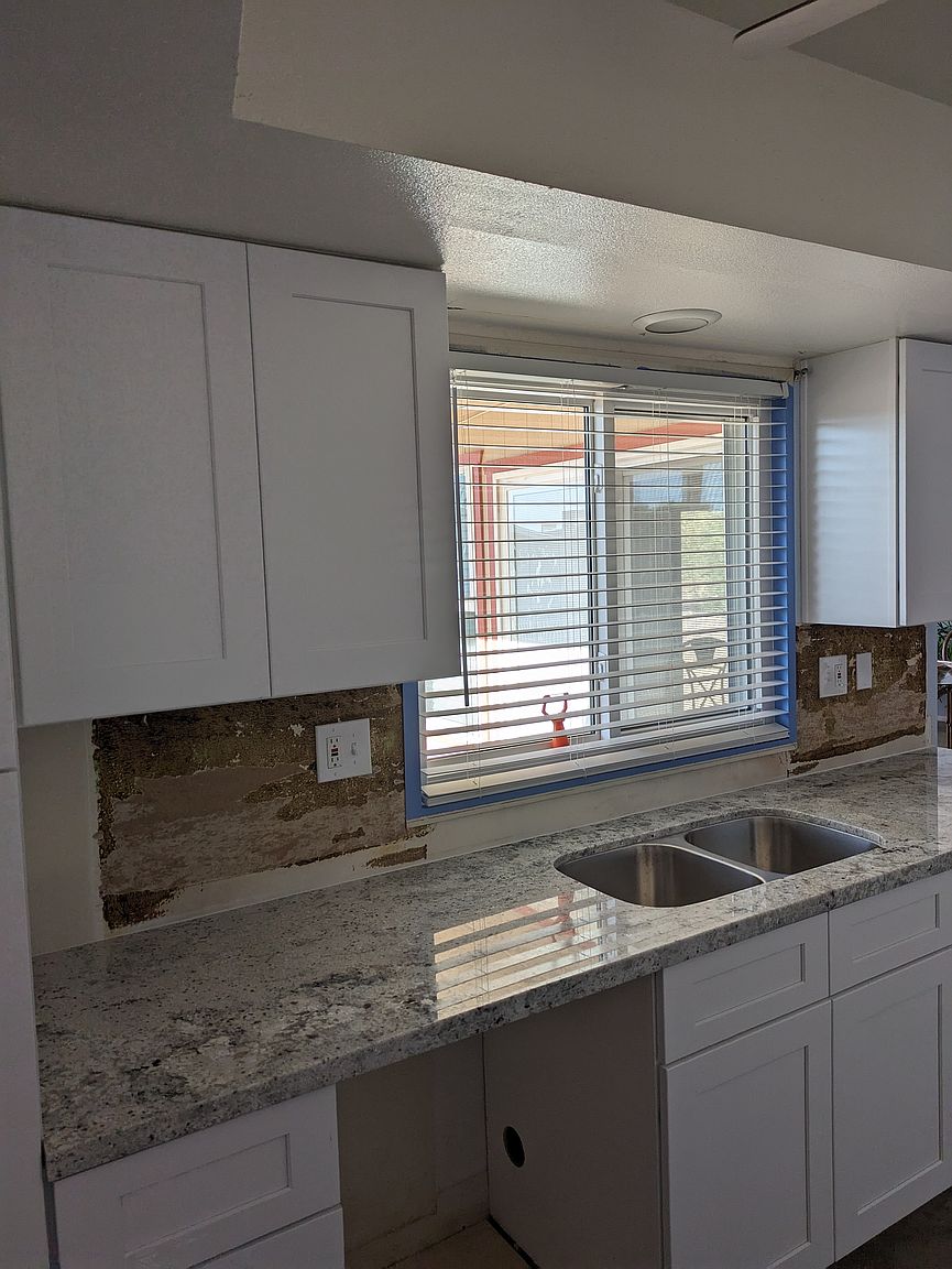 10818 W Welk Dr photo 2