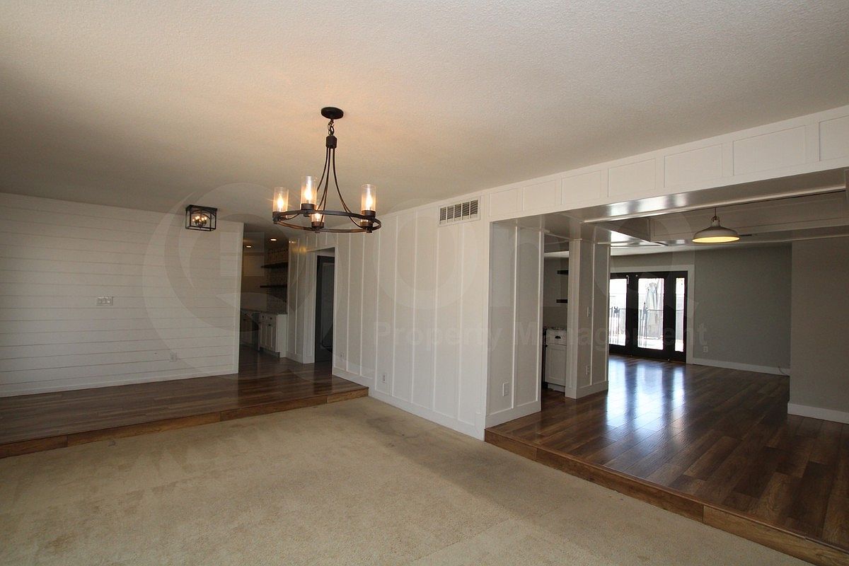 6039 W Carol Ann Way photo 5