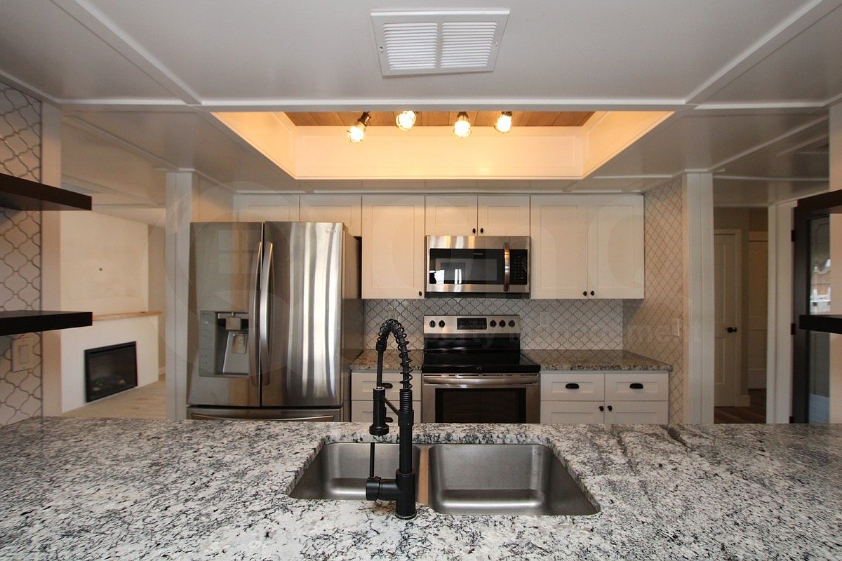 6039 W Carol Ann Way photo 2
