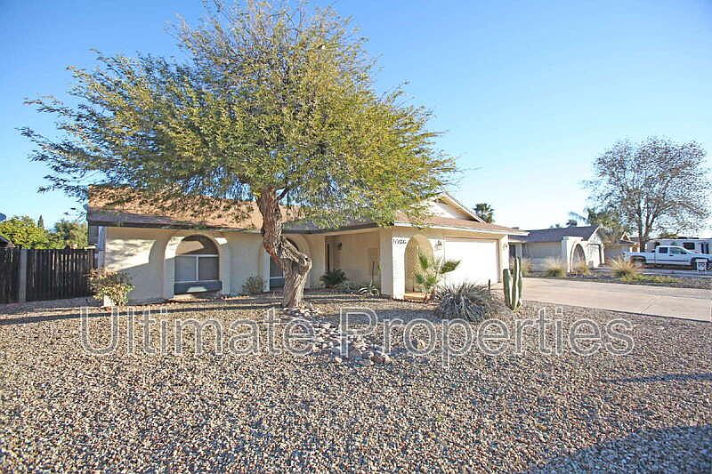 5736 W Angela Dr Glendale, AZ 85308 photo 2