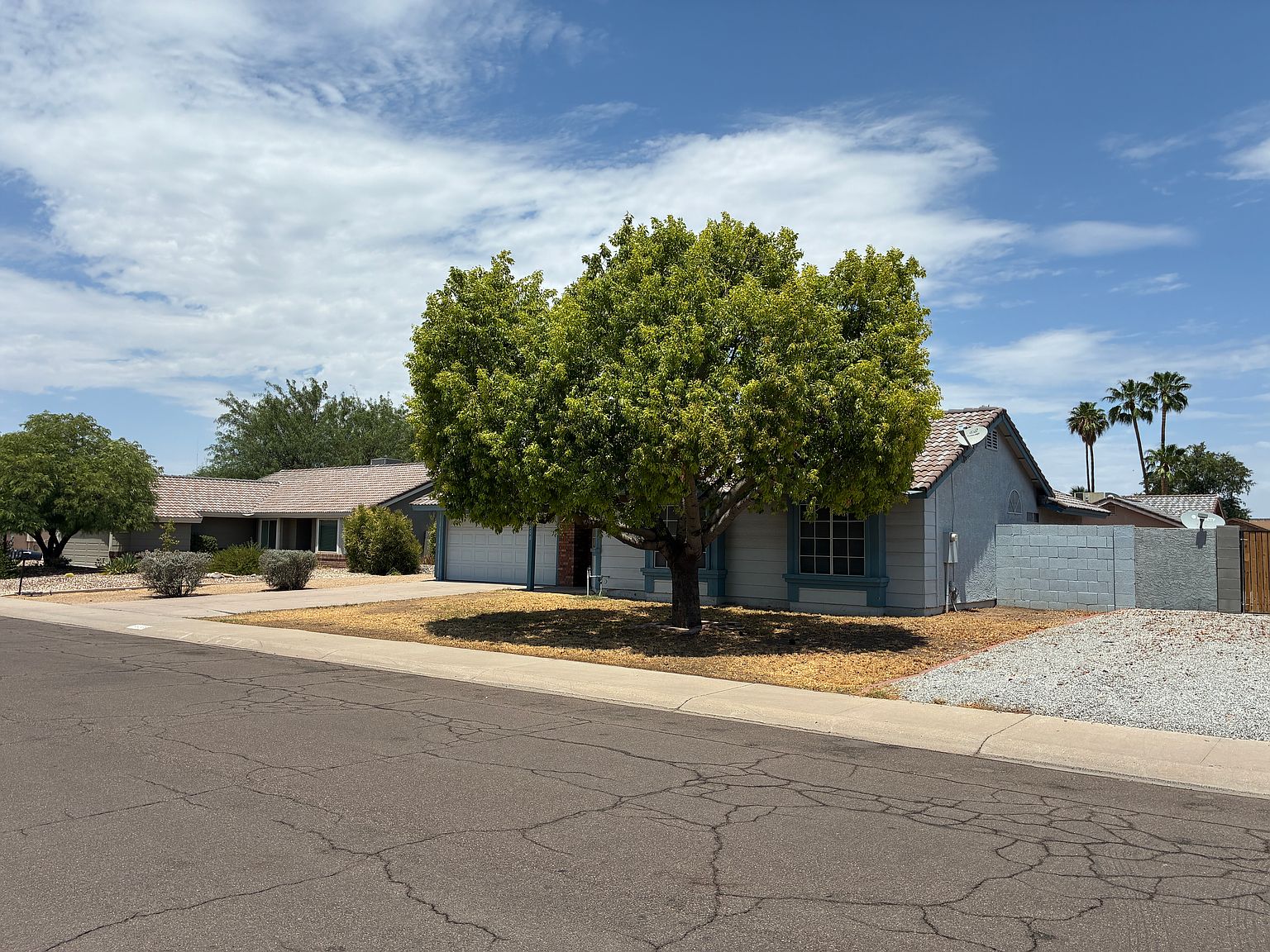 8208 W Columbine Dr photo 3