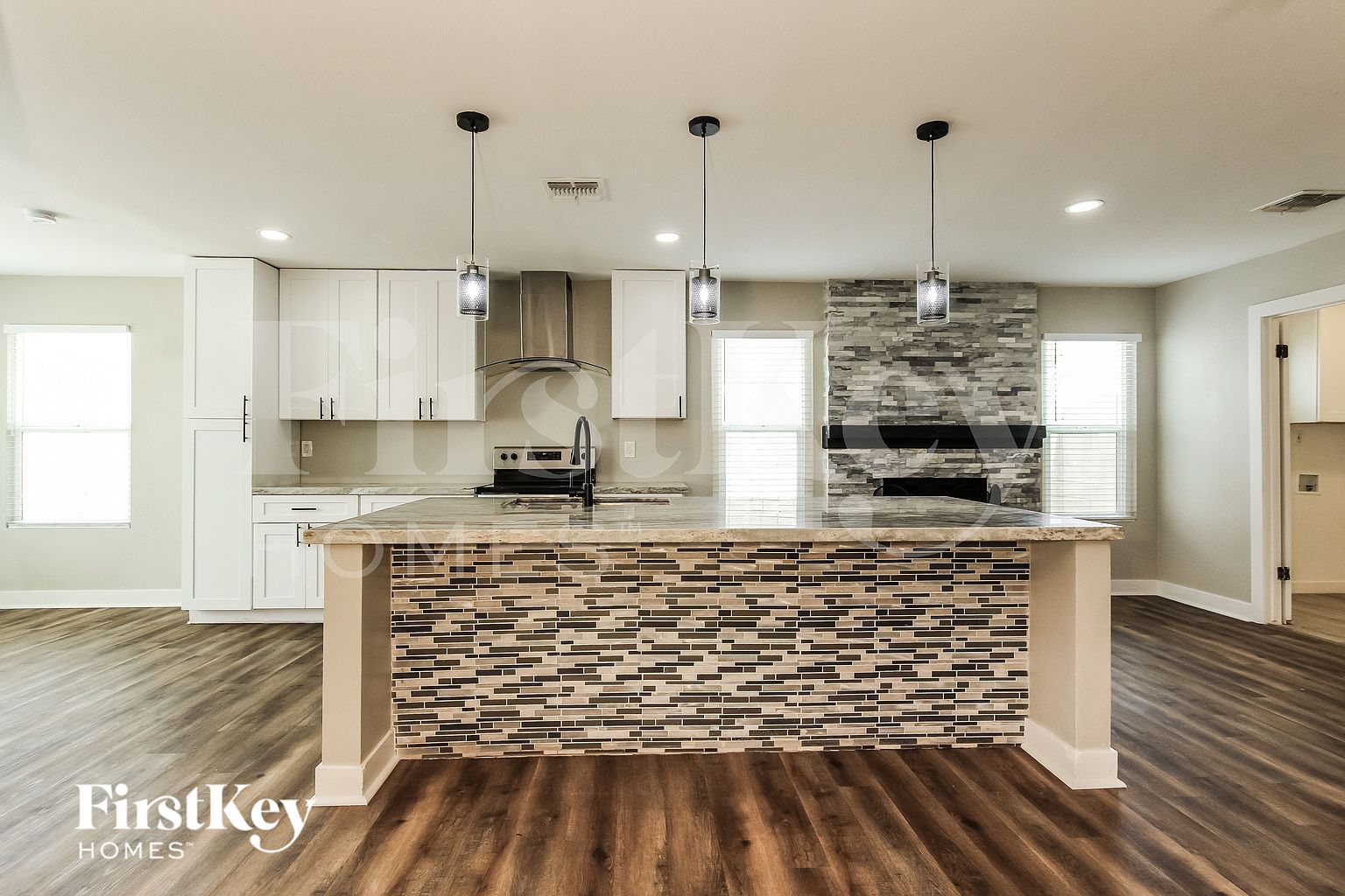 8038 W Windrose Dr Peoria, AZ 85381 photo 4