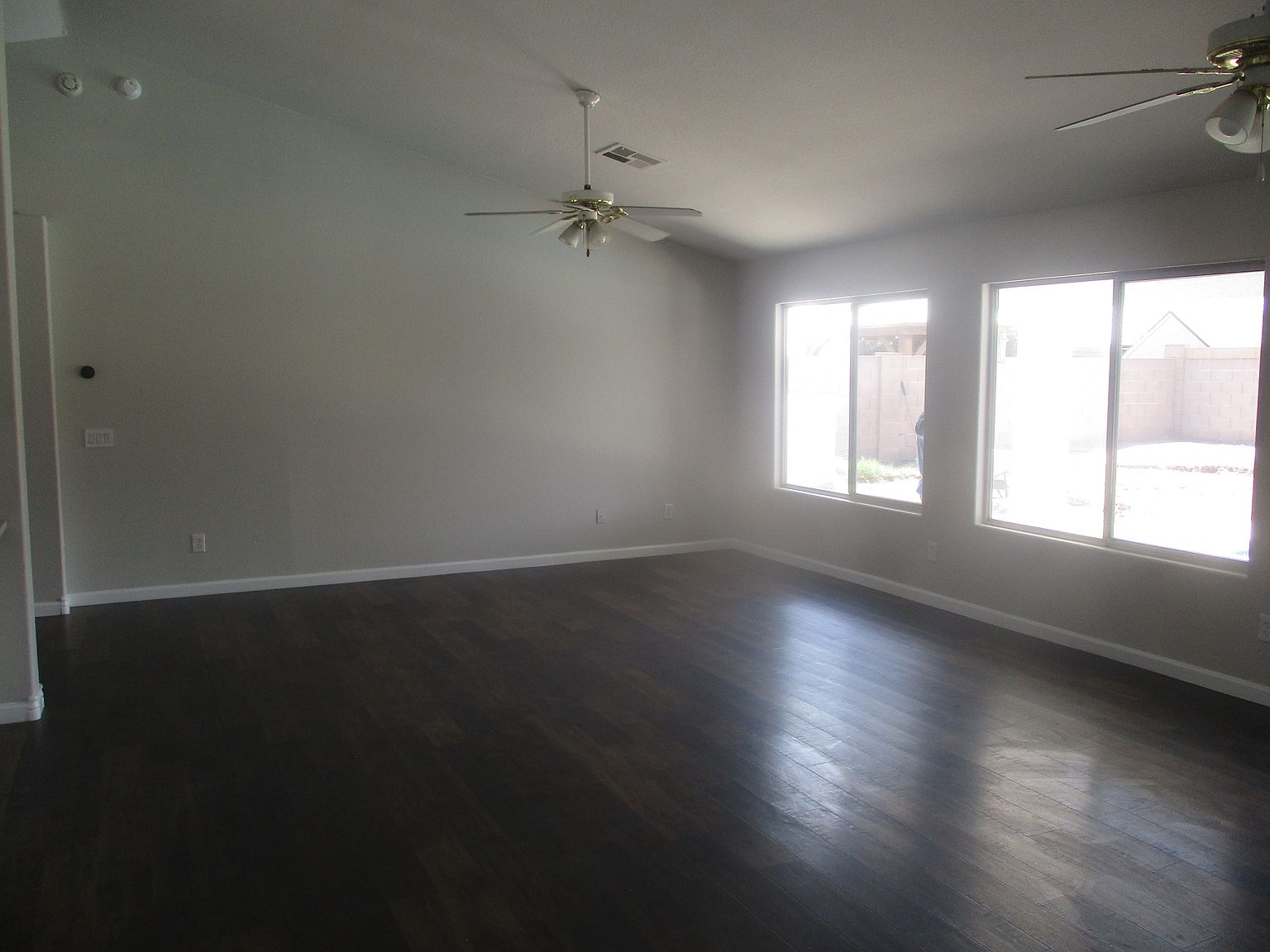 7727 W Eugie Ave Peoria, AZ 85381 photo 4