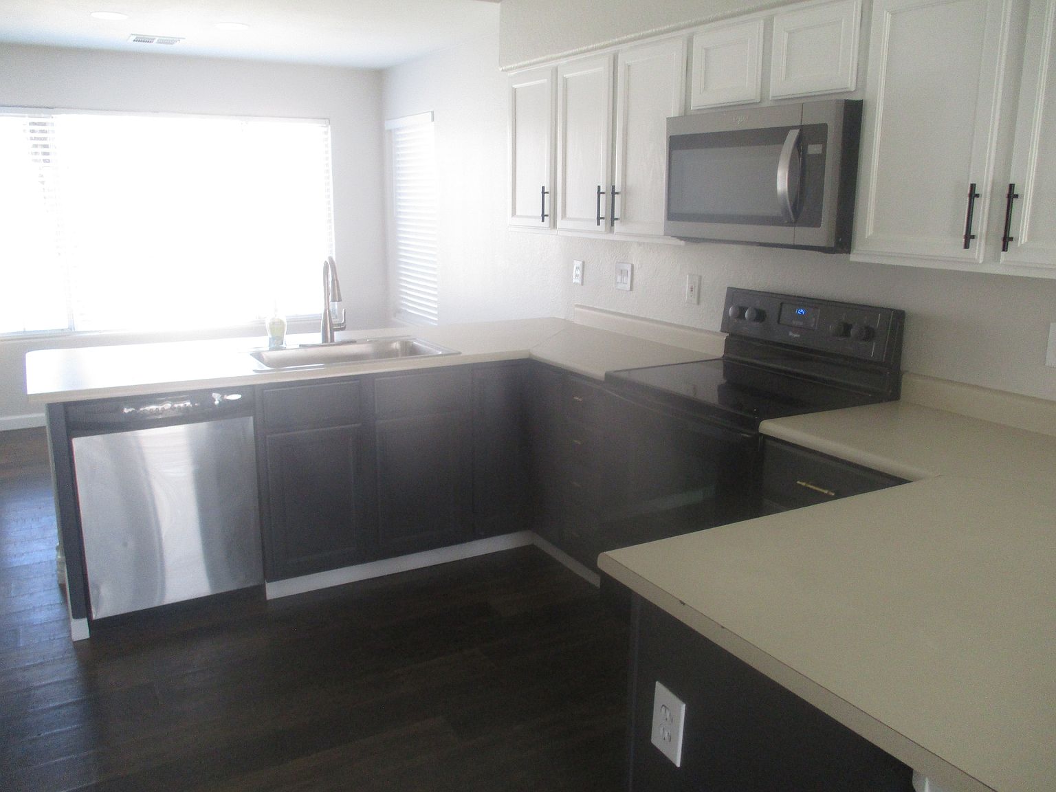 7727 W Eugie Ave Peoria, AZ 85381 photo 3