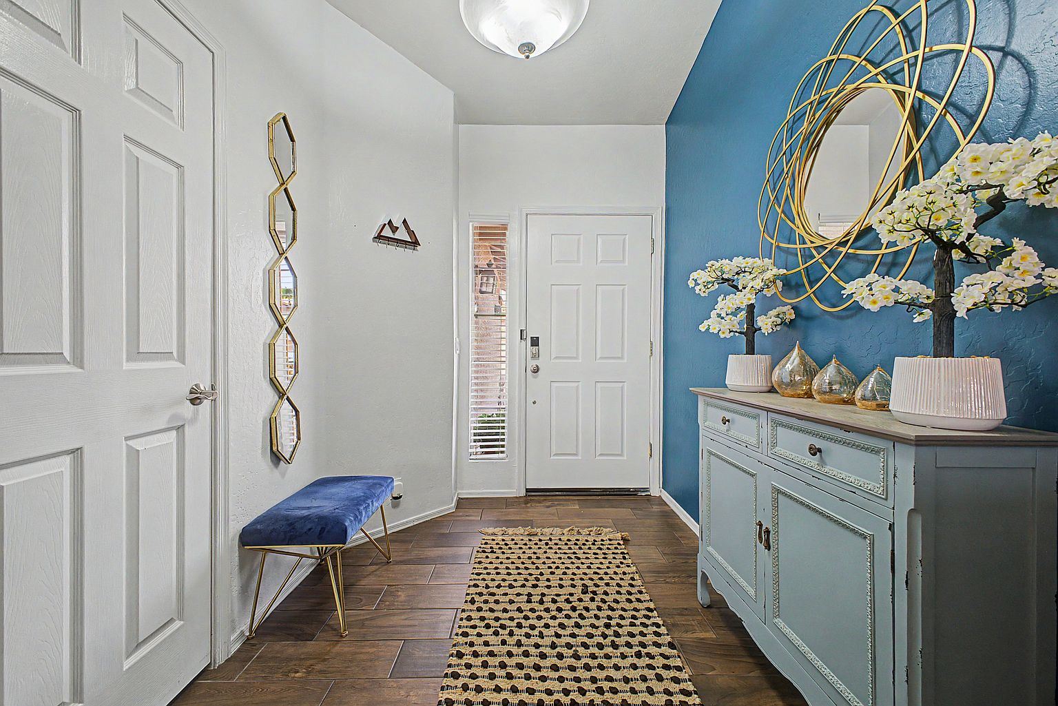 6647 W Tonopah Dr photo 3