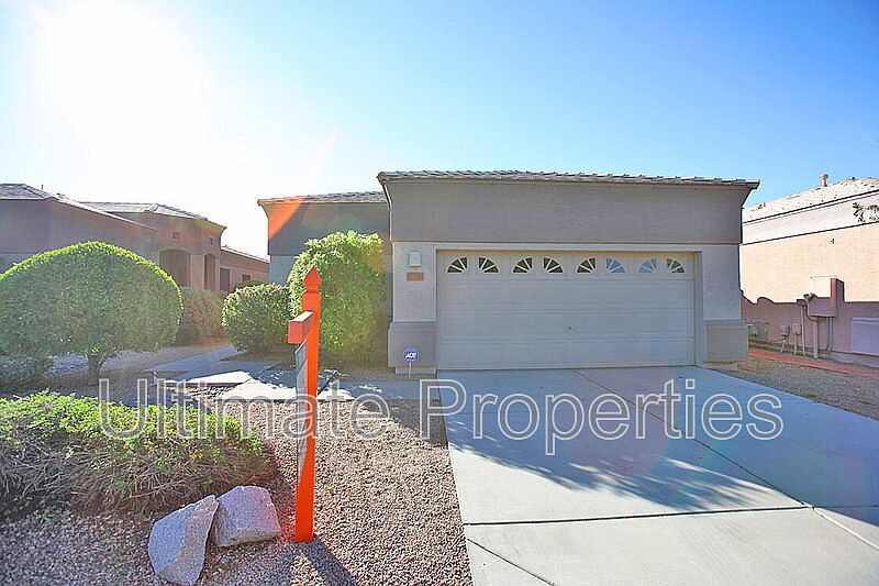 6331 W Pontiac Dr Glendale, AZ 85308 photo 2
