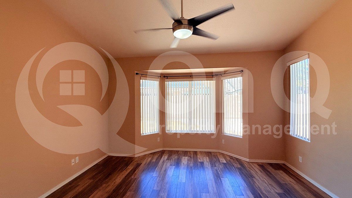 7062 W Pontiac Dr photo 4