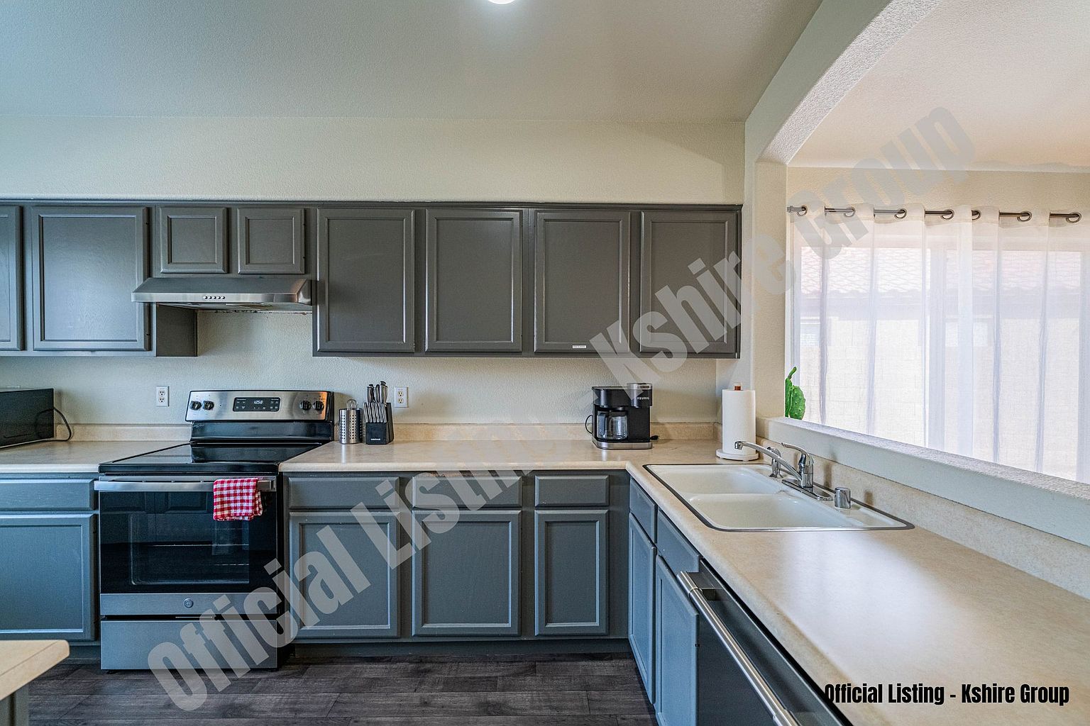7167 W Pontiac Dr photo 3