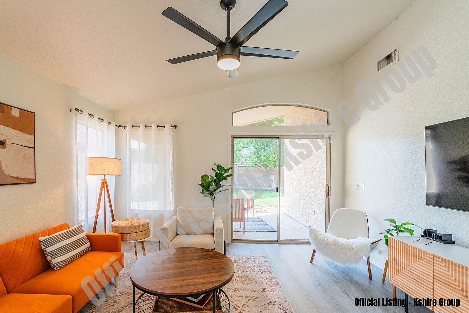 7167 W Pontiac Dr photo 2