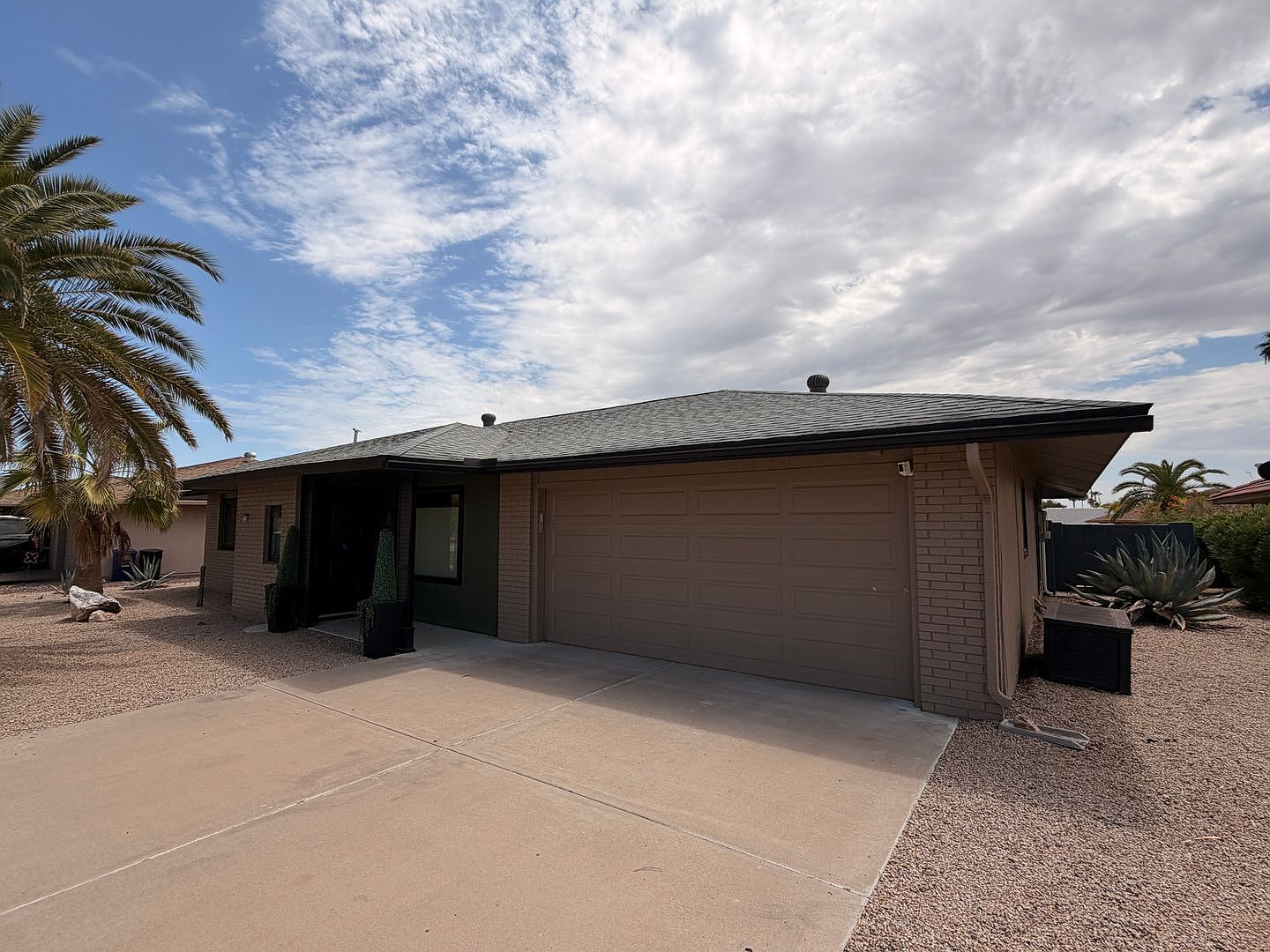 13139 W Seville Dr Sun City West, AZ 85375 photo 3