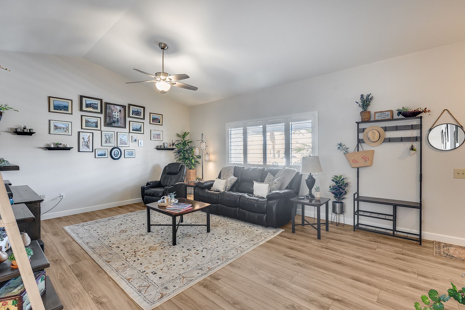 21423 N Palm Desert Dr photo 4