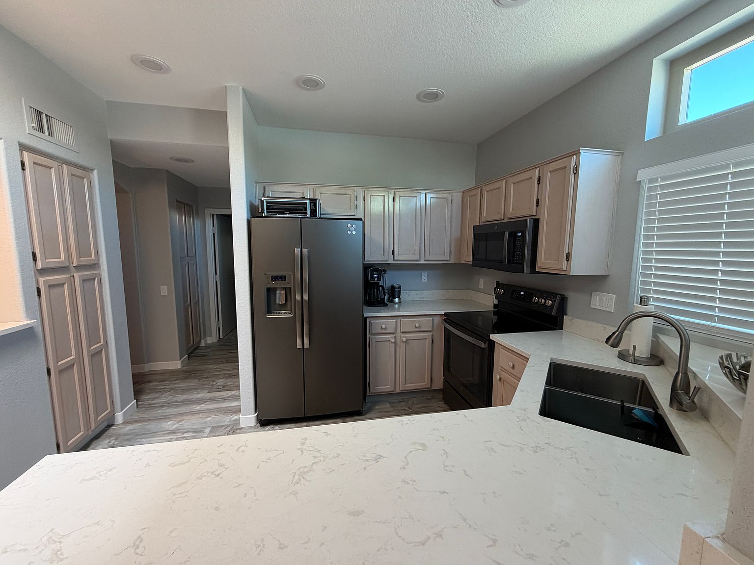 22513 N Homestead Ln photo 4