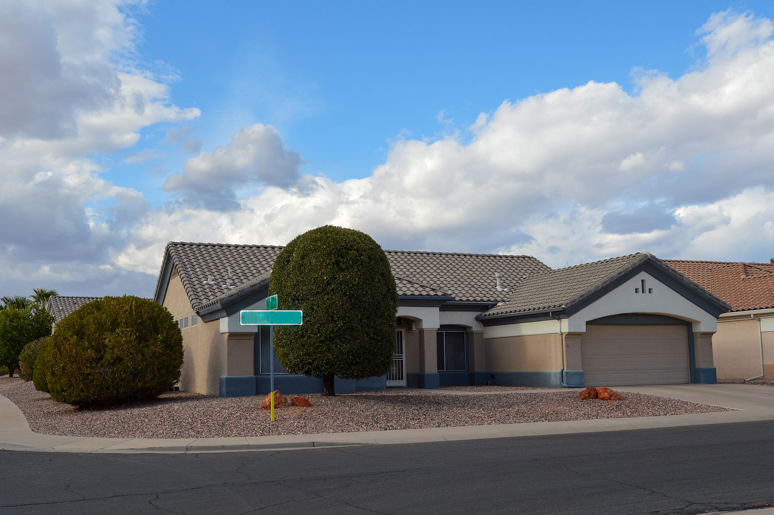 22212 N Cheyenne Dr Sun City West, AZ 85375 photo 2