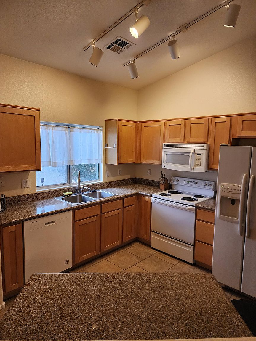 14817 W Juneberry Way photo 3