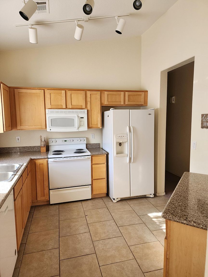 14817 W Juneberry Way photo 4